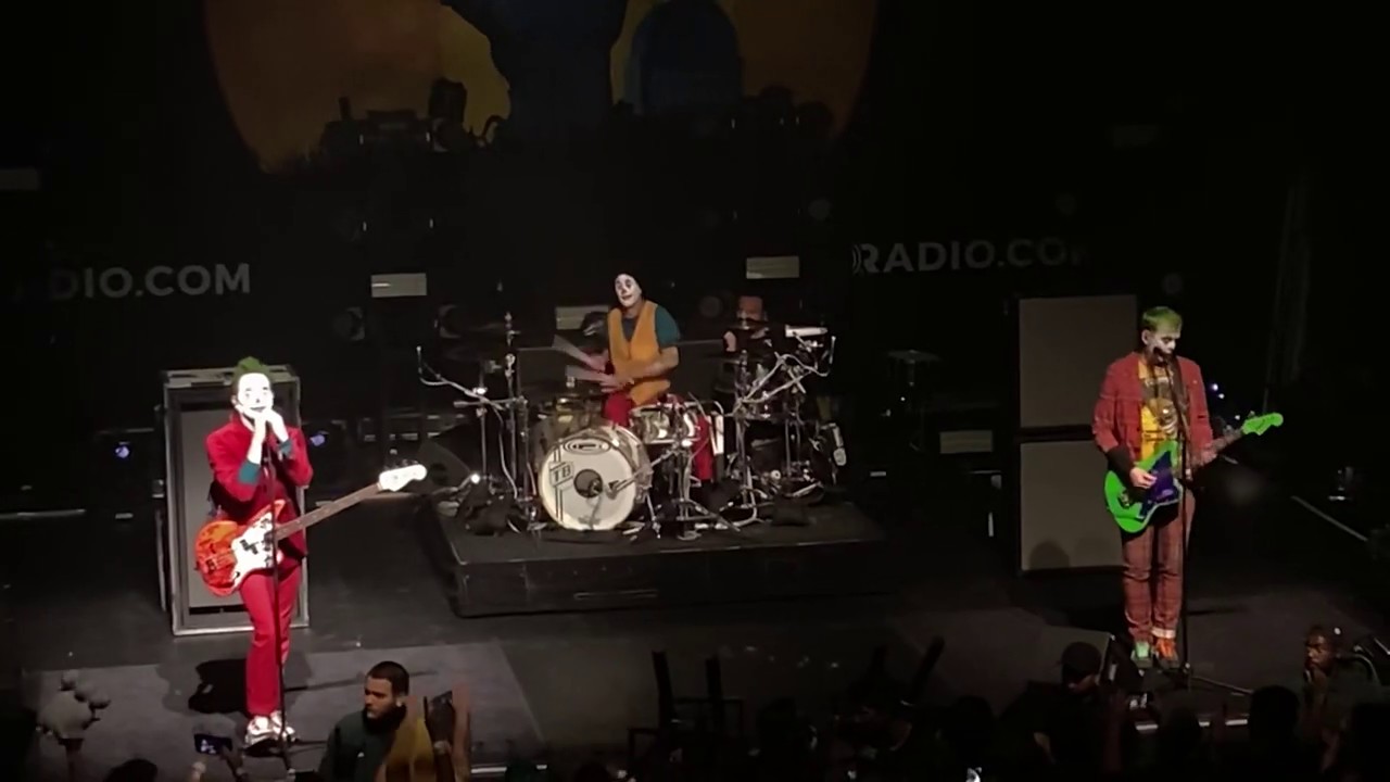 Blink-182 - Blame It On My Youth : Live @ The Fonda Theatre