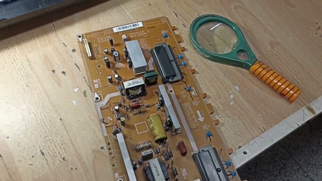 Телевизор Samsung LE32B350: Серьезный дефект, стоит ли его выбрасывать?