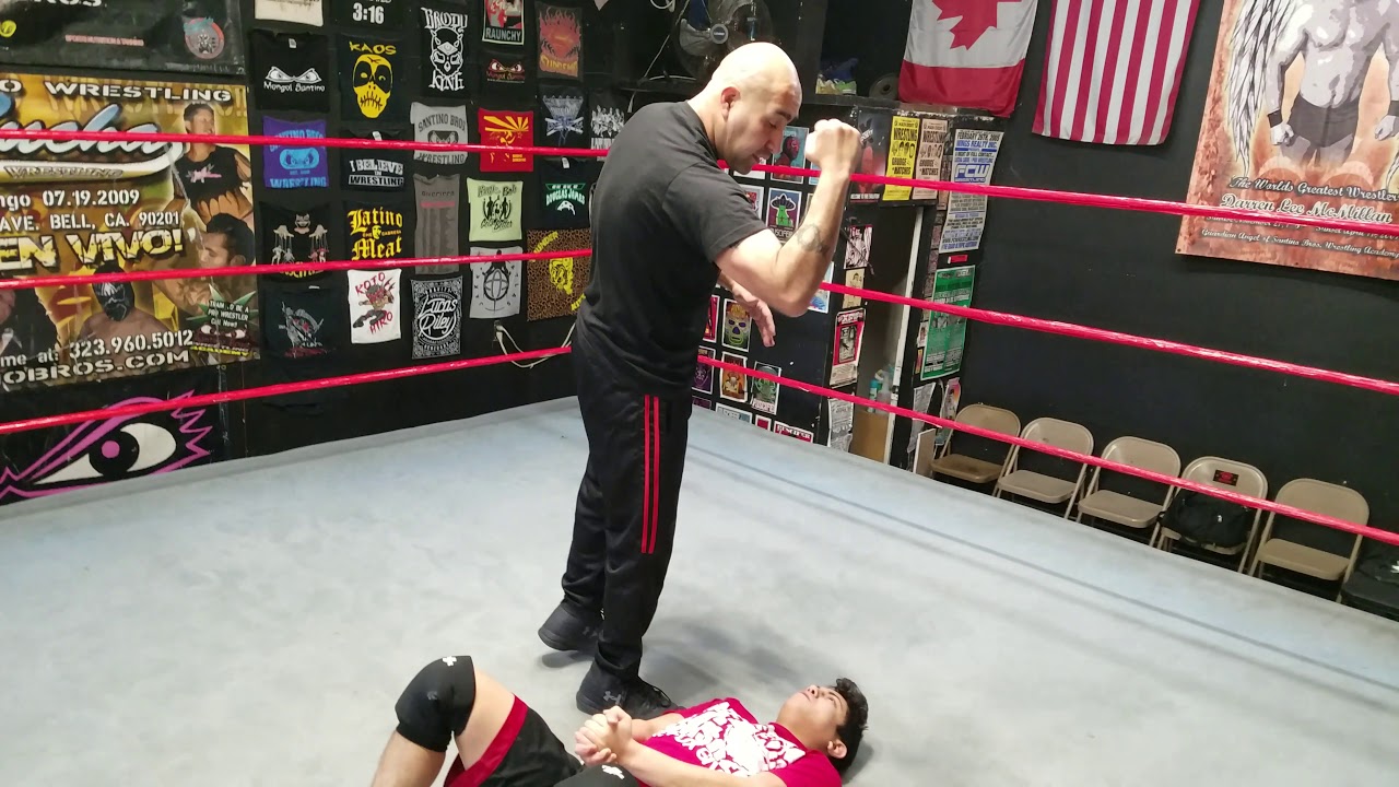 How to do the elbow drop