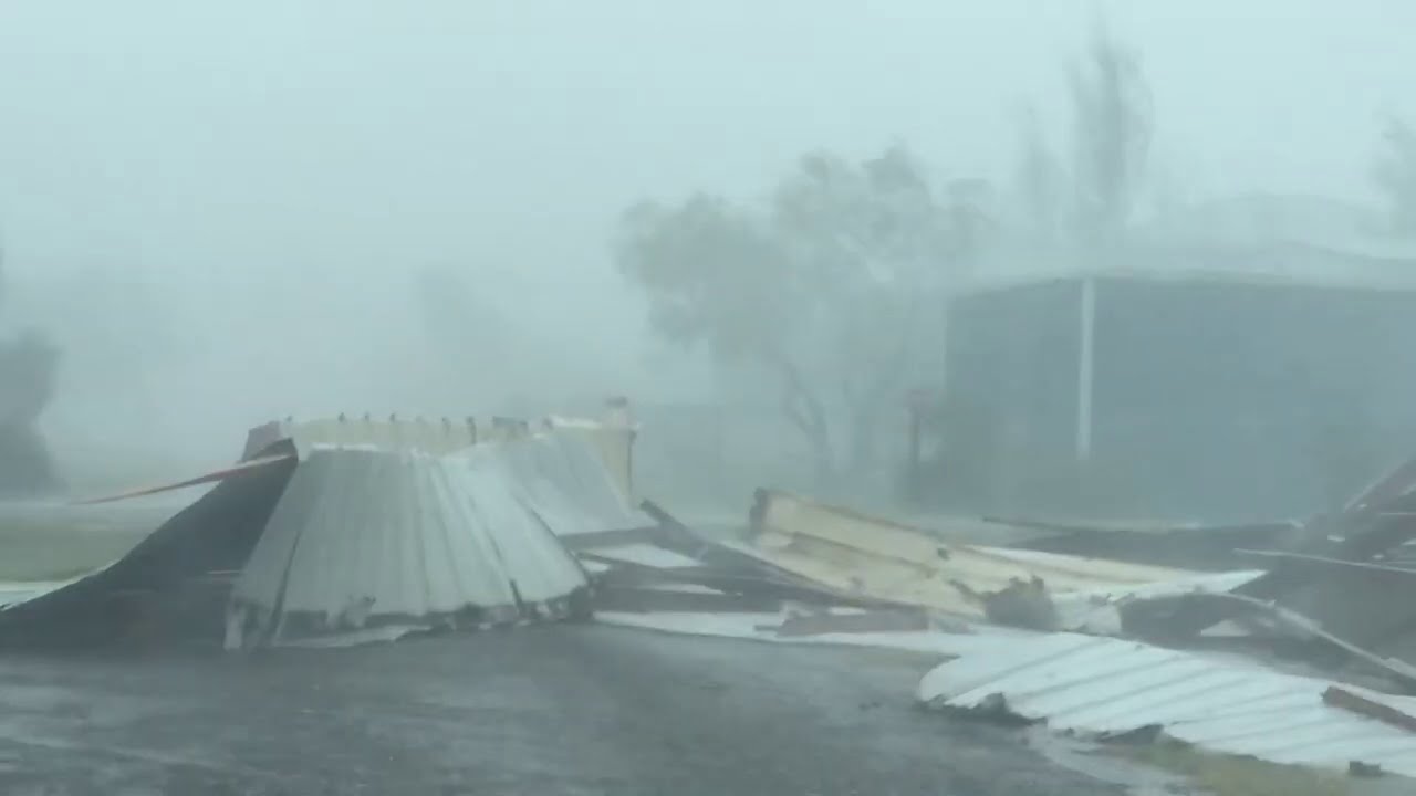 EYE WALL of HURRICANE Hanna in Port Mansfield, Texas