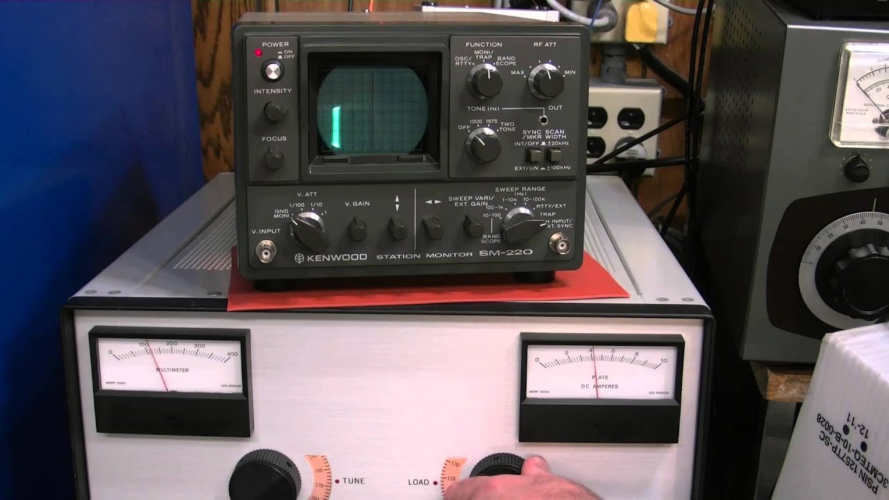 Kenwood SM-220 used with The Collins 32V2 AM Station