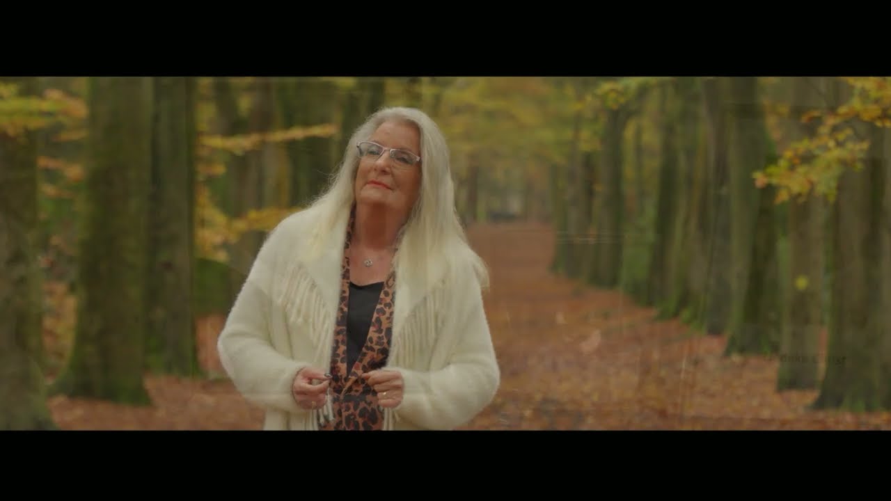 Conny - Lieve Ouders (officiële clip)