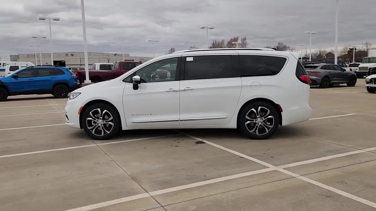 2026 Chrysler Pacifica Pinnacle Oklahoma City, Edmond, Arcadia, Piedmont, Guthrie OK