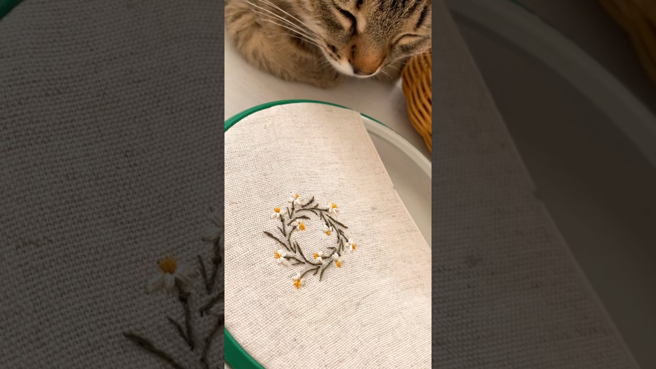 Embroidery of flowers #embroiderycottagecore #embroideryideas #cottagecore #slow #cottagecorelife