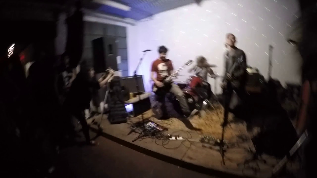 Haciendo pogo con Gusanos de Marte