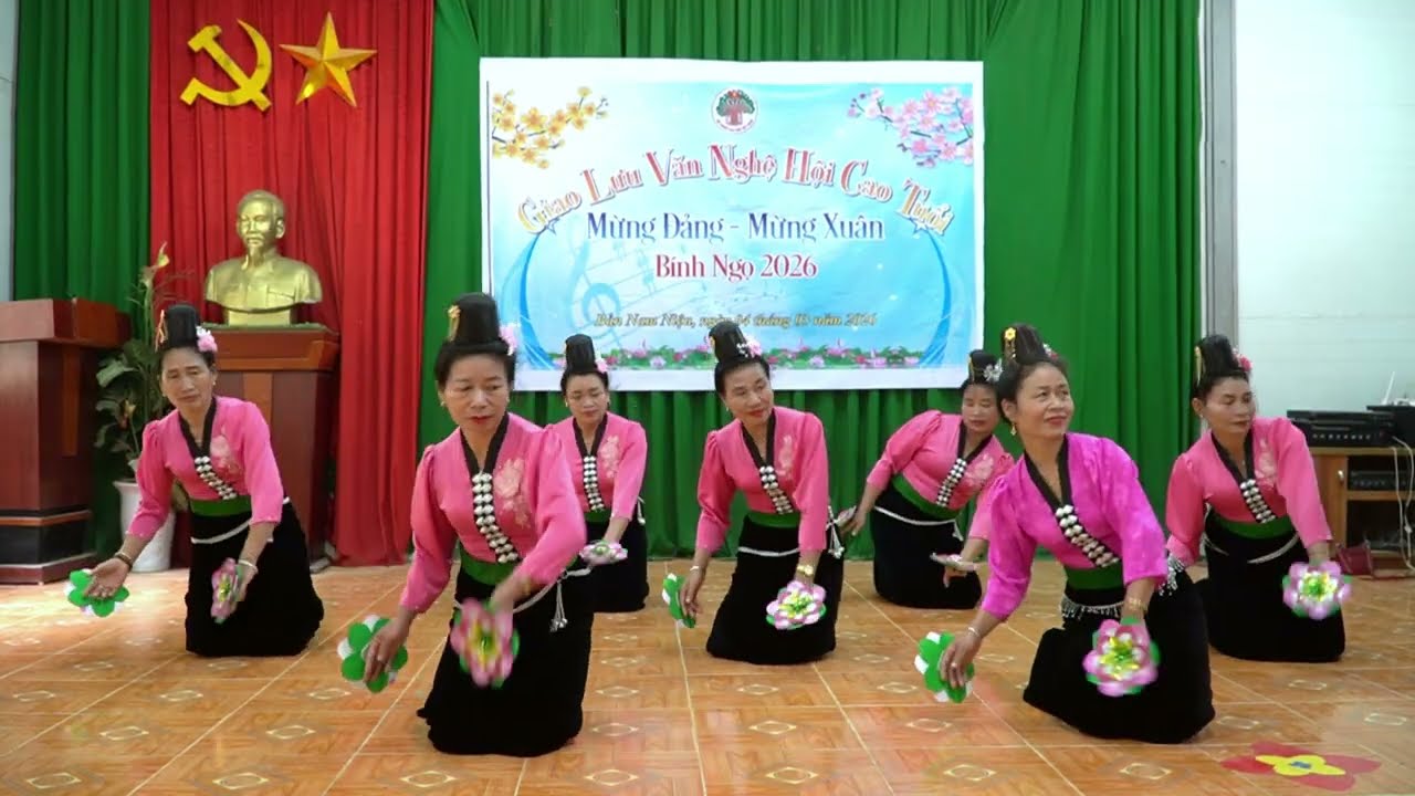 HOA BAN NỞ ĐVN CHỊ EM BẢN DẦU