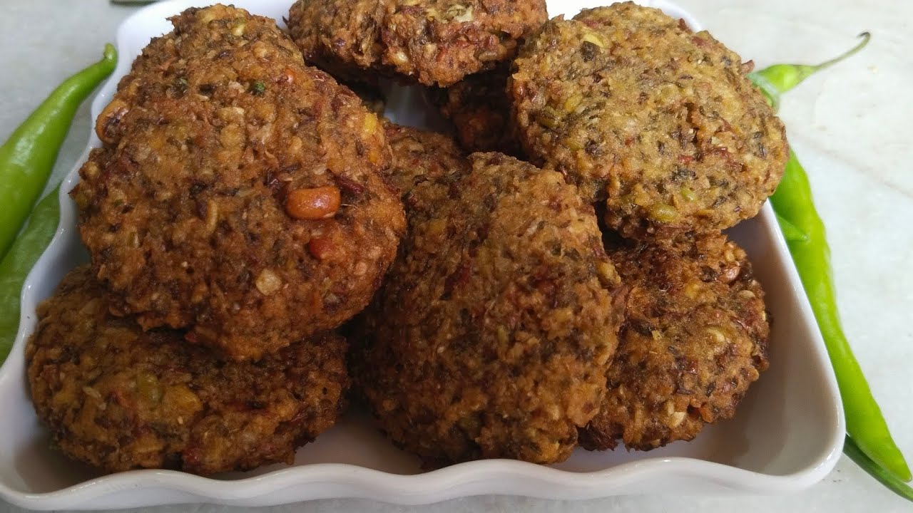 Healthy pesara garelu😋👌! కరకరలాడే పెసర గారెలు! ఇలా చేస్తే నూనె అస్సలు పీల్చవ్ 😋😋😋