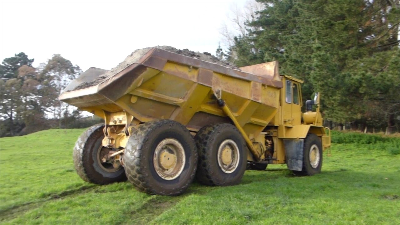 1990 BELL B25 articulated dump truck on farm