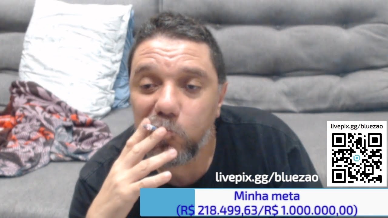 BLUEZ&Atilde;O DISCUTE COM HATERS DEPOIS DE RUIVA SAIR DA LIVE