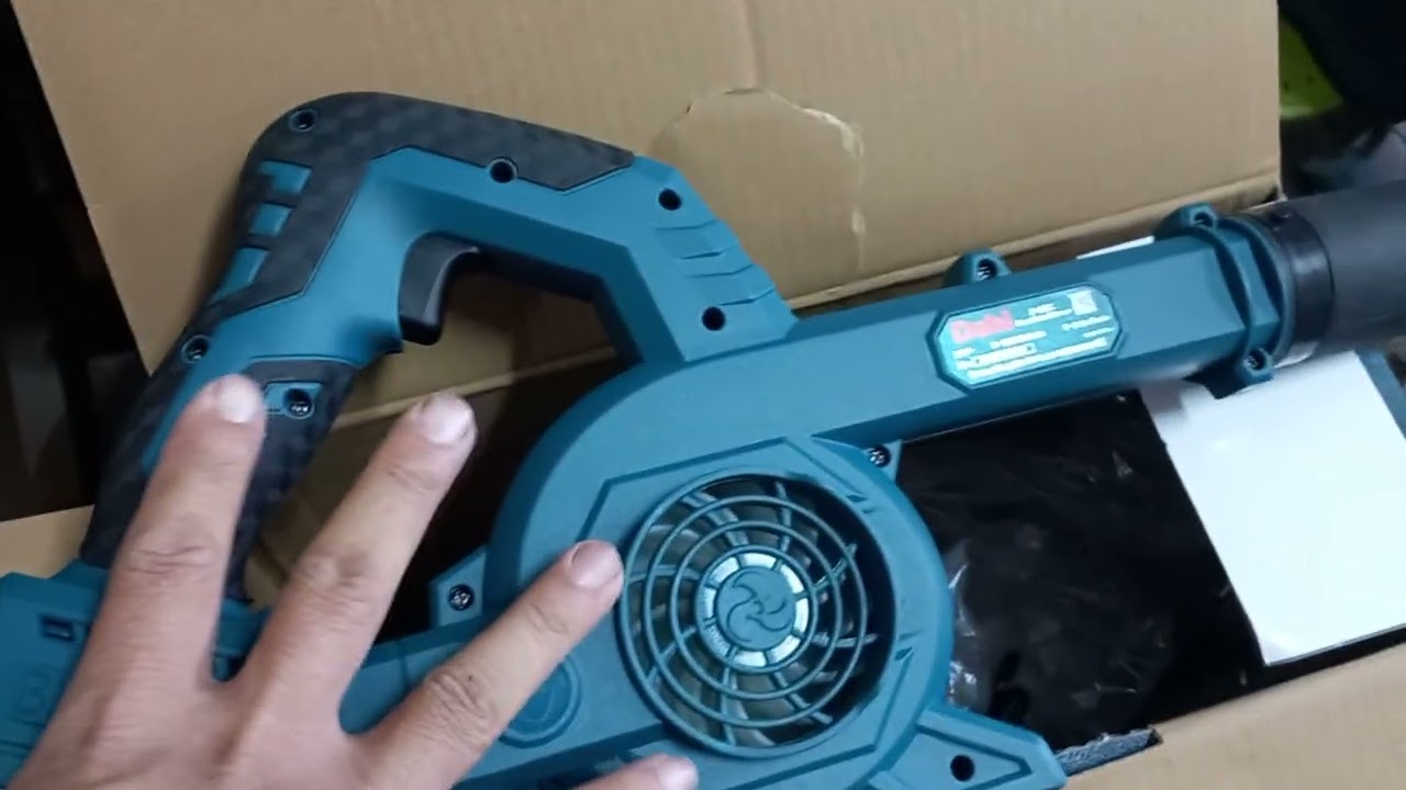 Máy thổi bụi