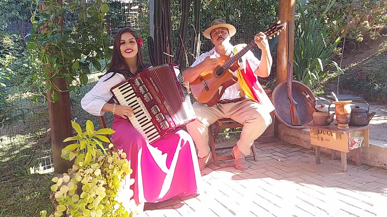 Kerolin Acordeonista e seu pai. Feliz caçada- Gildo de Freitas.
