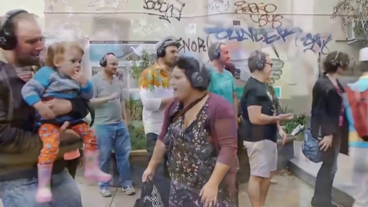 Guru Dudu Silent Disco Walking Tour