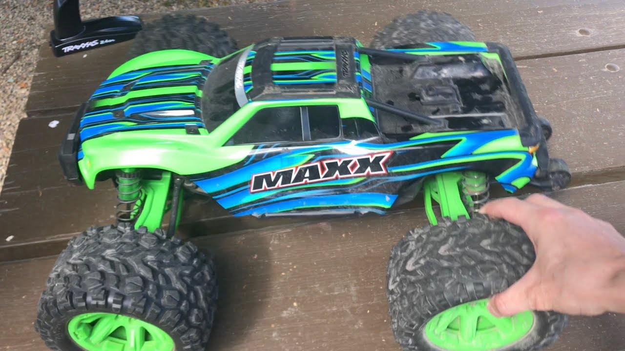 Traxxas MAXX!!! - Taking A Look At My Friend’s 1/10 Scale MINI WIDE MAXX!!! + Some RUNNING Footage!!