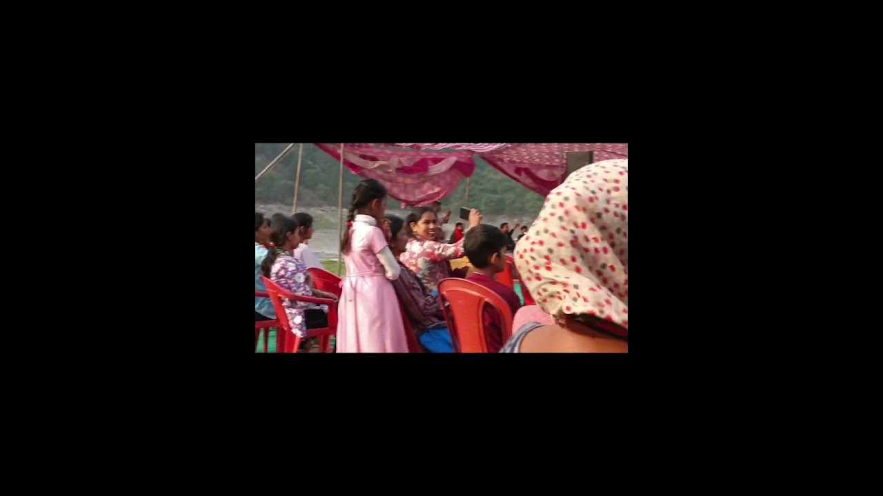 सारी पिलखी झूम उठी।