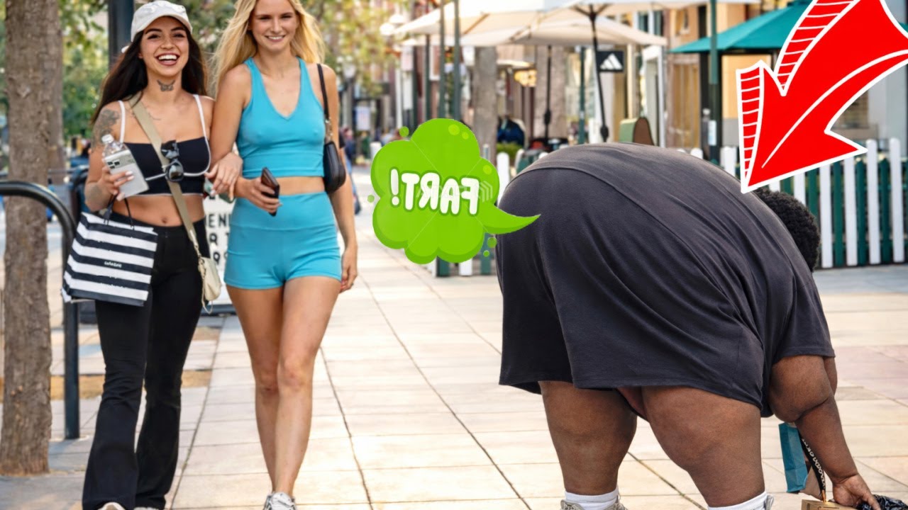 900lbs Man Farts On People at the Mall!!!