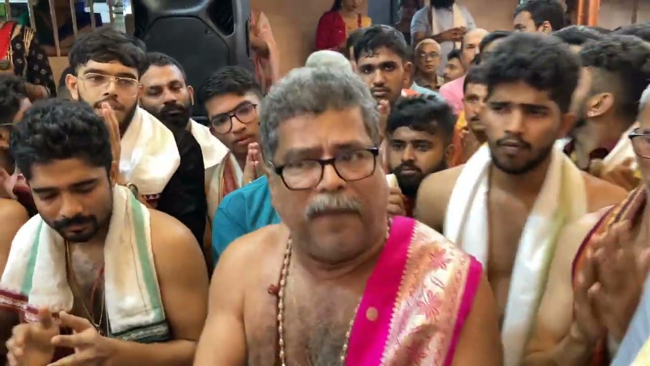 ಆಈ ಜಗದಂಬಾ ಅಂಬಾ ಬಾಈ ಮಜಲಾ ತಾವ್ ದ್ಯಾವಾ ಪಾಯೀ-ರಘುರಾಮ್ ಕಾಮತ್Aayee Jagadamba amba baayee by Raghuram Kamath