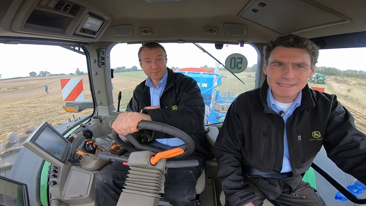 Die Tractor Brothers testen: KABINENAUSSTATTUNG der 8R Serie