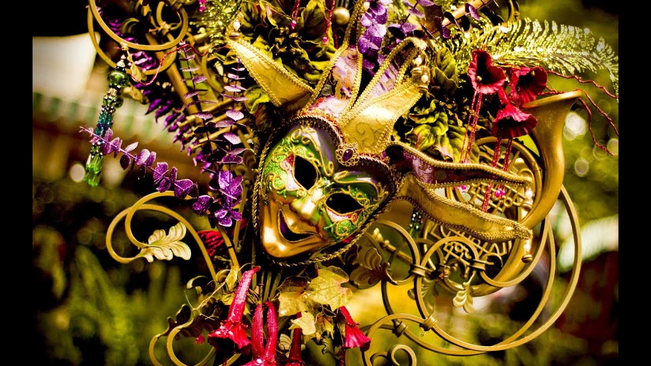 Mardi Gras on Lundi Gras at the Playground