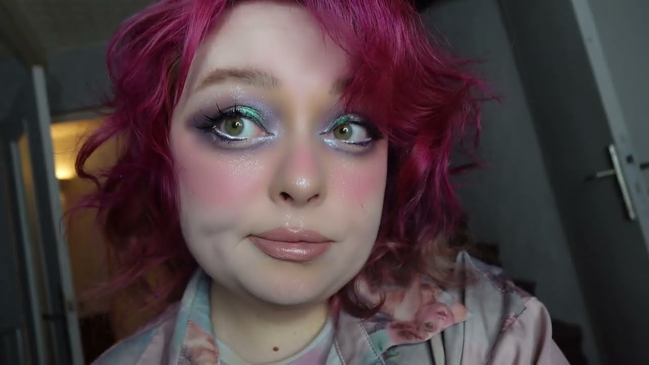 Multichrome sheeneffect makeup 
