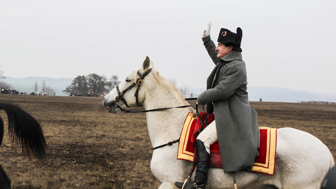 Dvacet let byl tváří Napoleona v Bitvě u Slavkova. Letos armádu vedl naposledy