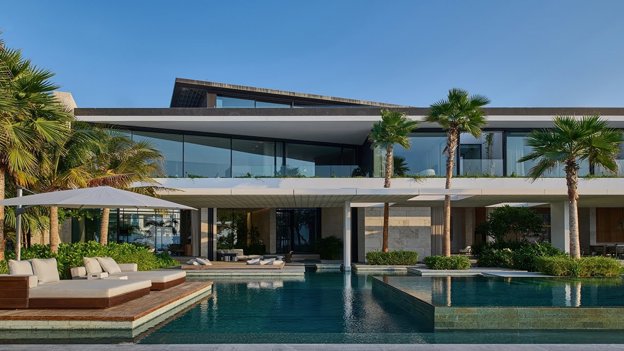 Resort-Style Villa at the Tip of Jumeirah Bay Island