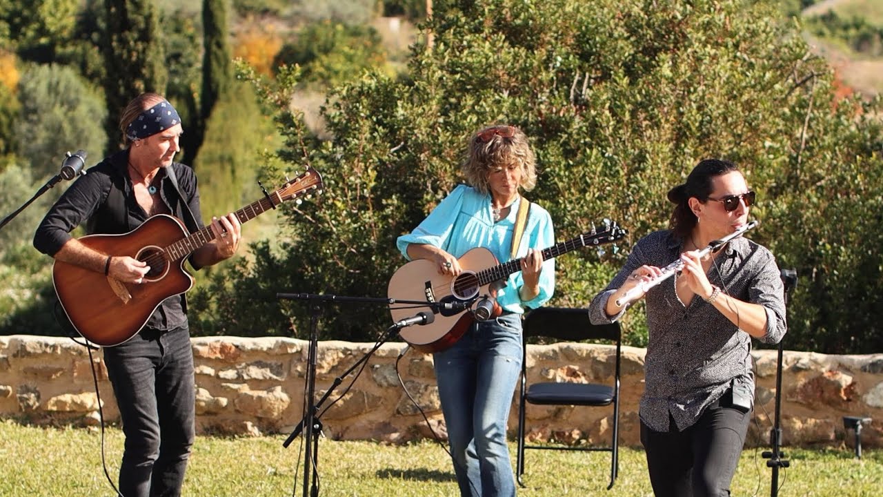 Jai Larkan with Karlos Nao (flute) and Anya (bass) - Long Hot Summer Nights, live in a garden, Spain