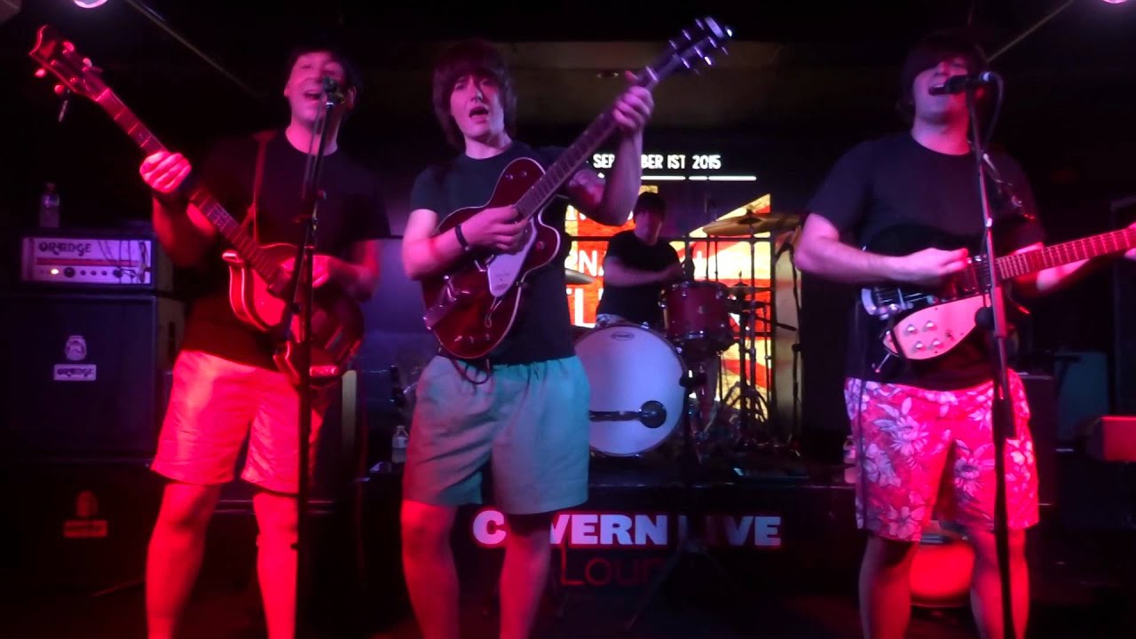 Them Beatles ( Playing Them Rutles), I must be in love