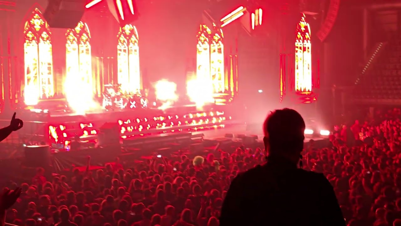 ELECTRIC CALLBOY - EVERYTIME WE TOUCH (Live in Leipzig, Quaterback Immobilien Arena - 15.11.2025)