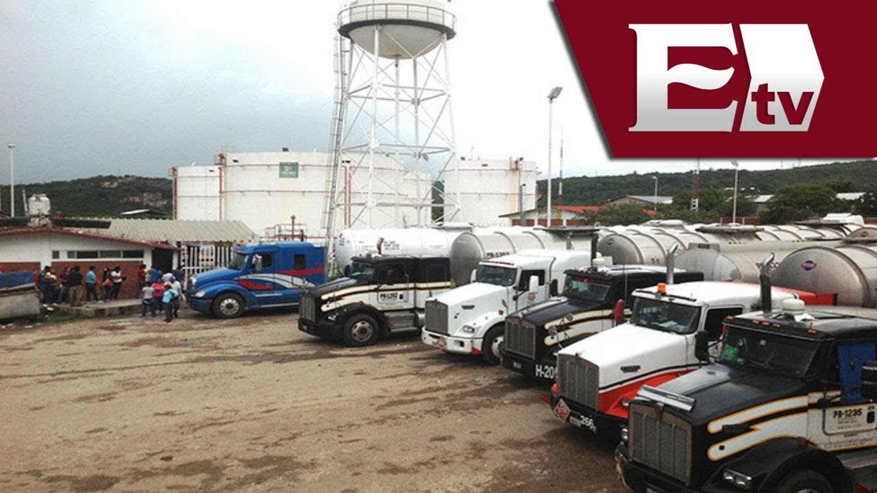 Maestros contin&uacute;an bloqueos a Pemex en Chiapas / Exc&eacute;lsior Informa con Idaly Ferr&aacute;