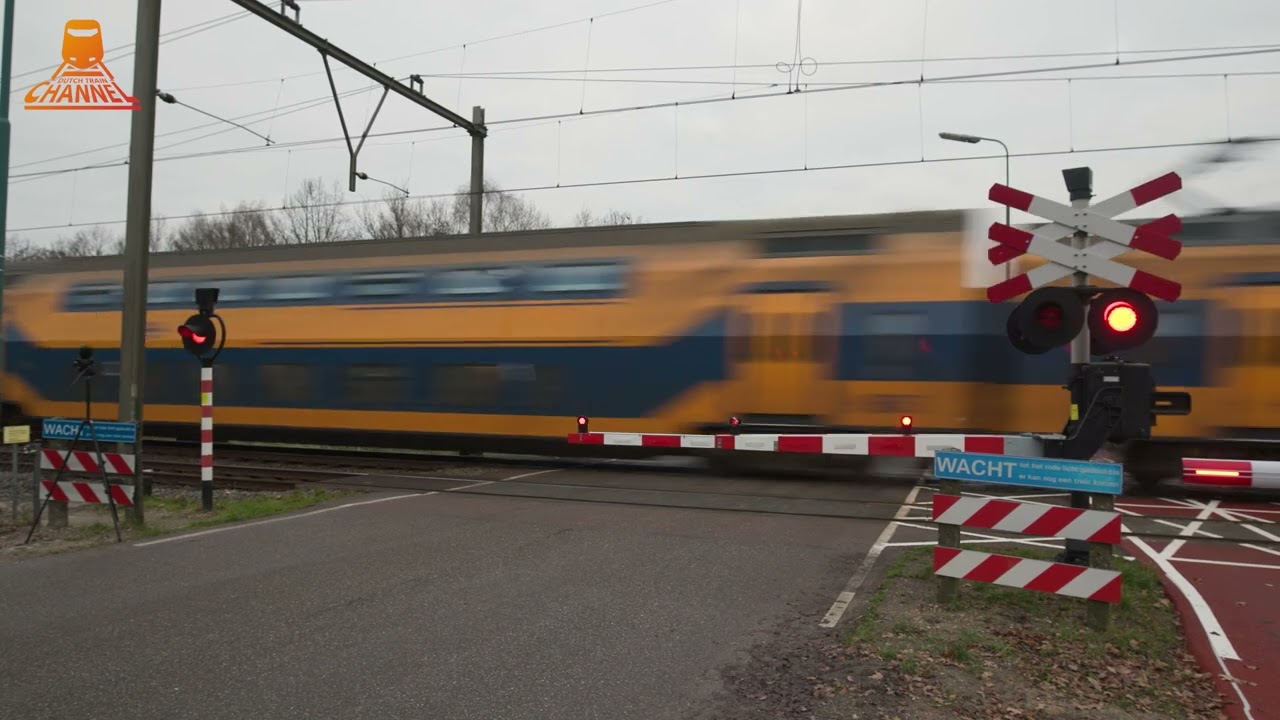 DUTCH RAILROAD CROSSING – Overberg – Heuvelsesteeg