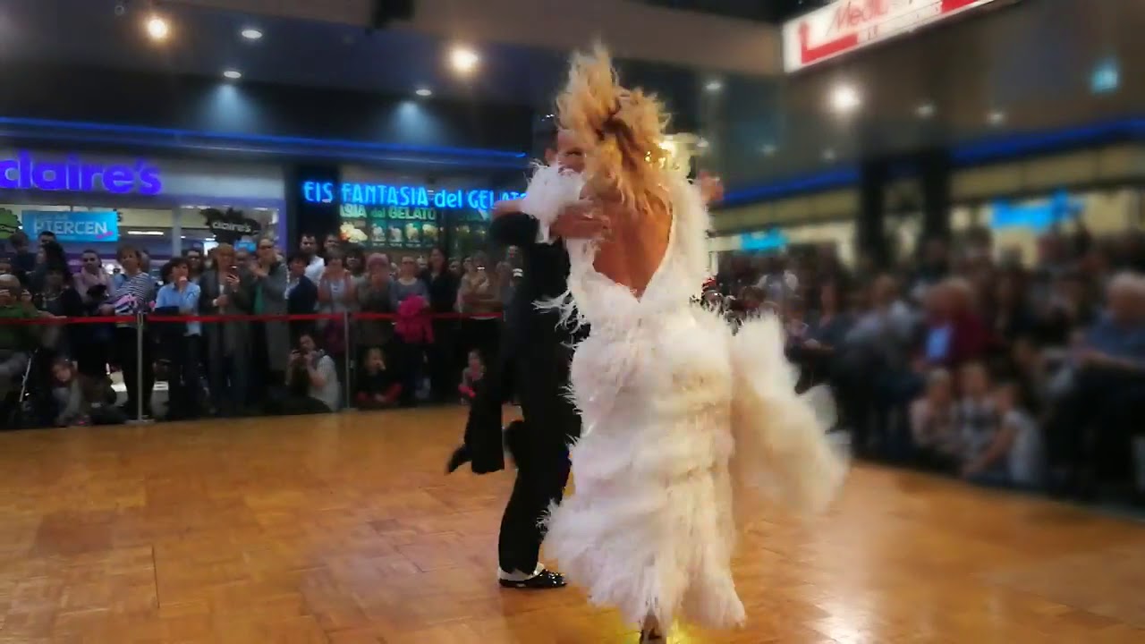 Kathrin Menzinger & Vadim Garbuzov in Berlin - Let's Dance Show