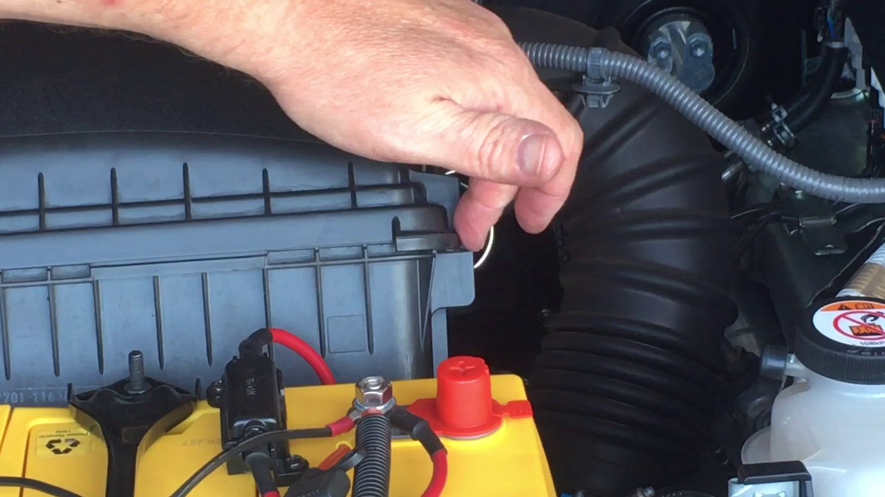 CLEANING THE MAF SENSOR - all cars - This TOYOTA LANDCRUISER PRADO - had leak at FILTER seal