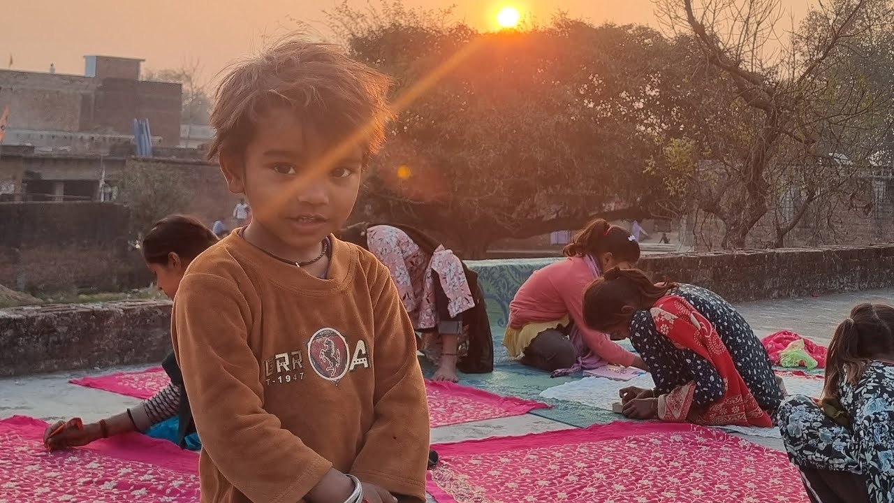 Dekhiye parde ke peeche ki mehnat.