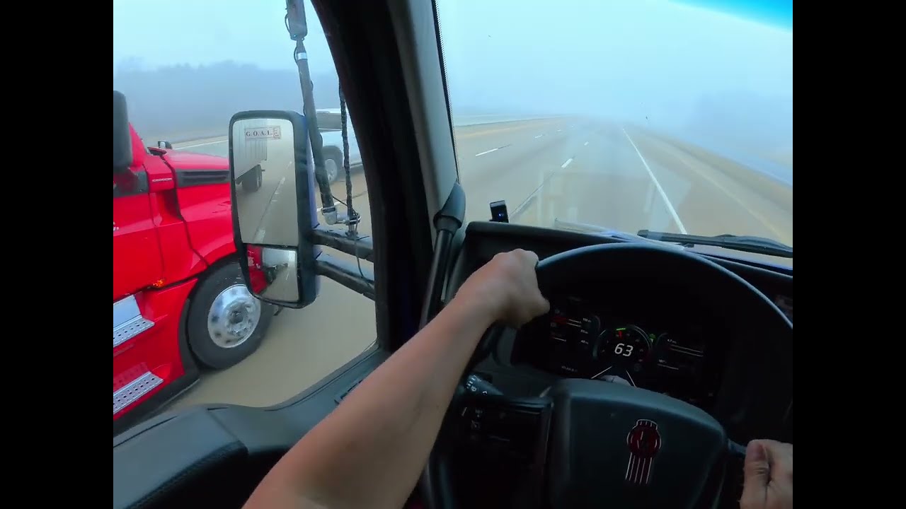 MUCHA NEBLINA EN LA CARRETERA