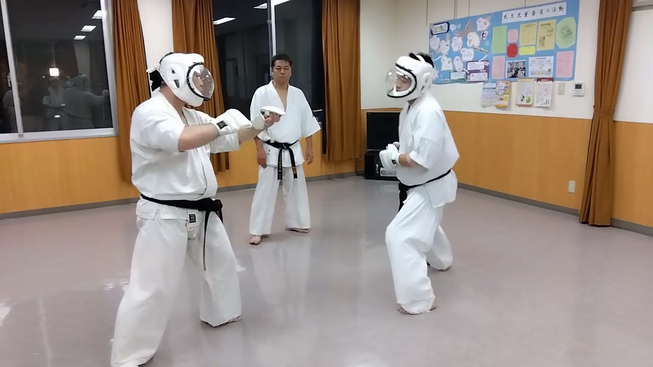 無門会の五段同士の金的ありの組手