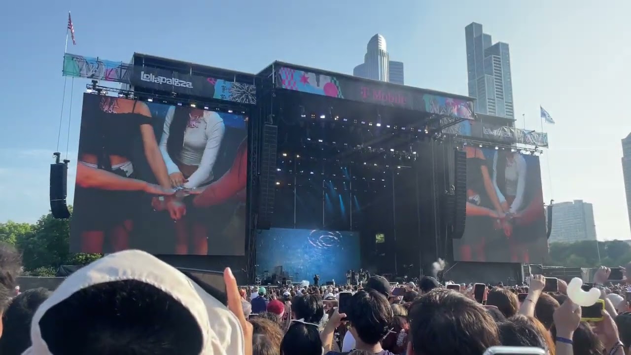 NewJeans - Cool With You + Get Up (Live) | lollapalooza 2023 , Chicago