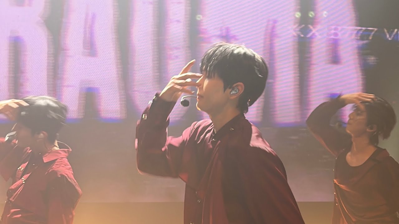 SF9 (에스에프나인) - TRAUMA [LOVE DAWN IN PARIS CONCERT 🇨🇵] 
