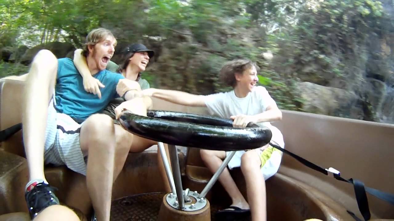 Funny part on a ride of The Gully Washer at Six Flags Fiesta Texas | MicBergsma