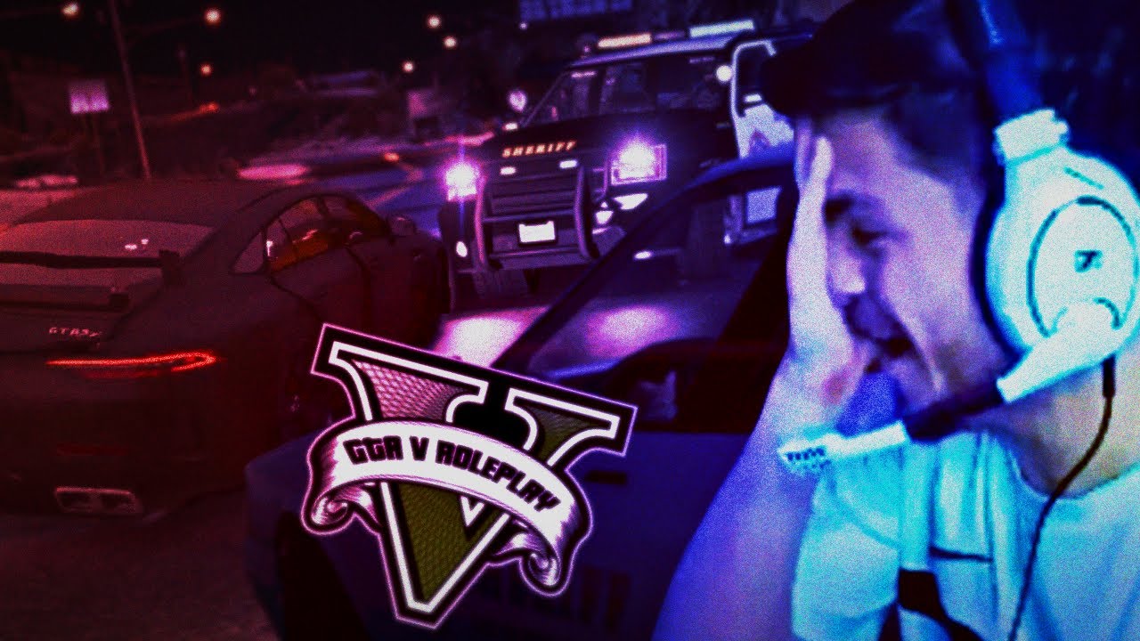 Dei FUGA da POLICIA com minha NAMORADA! GTA RP (ROLEPLAY) #16