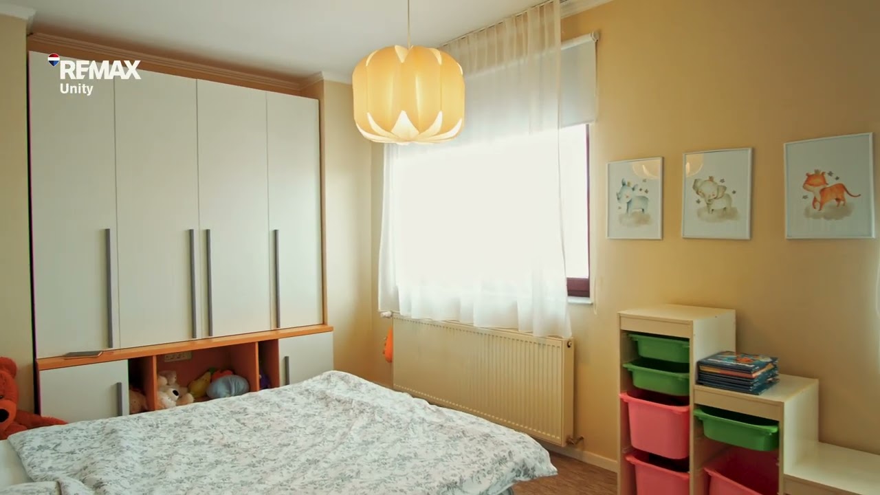 Casă spațioasă 350 mp utili, Teren 650 mp, Garaj subteran, Tractorul