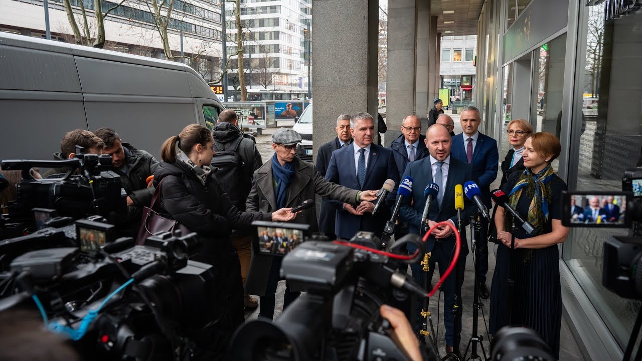 Vložitev kandidature: Skupna lista je prava izbira za Slovenijo #nsi #fokus #sls #volitve #akcija