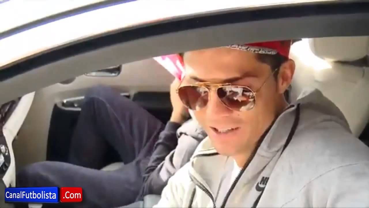 Cristiano Ronaldo signs autographs before the Real Madrid training | 27-02-2015