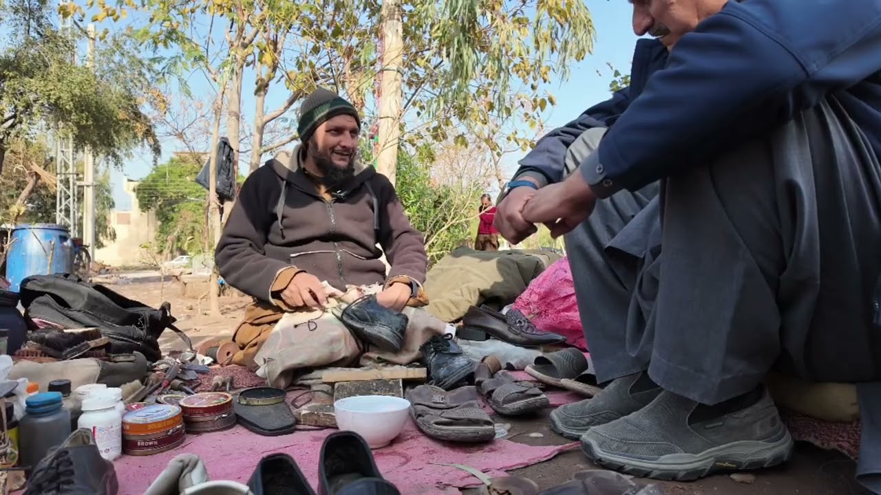 ۔۔ د یو موچی ژوند ۔۔ Life of a cobbler .                           #pakistan #labour 
