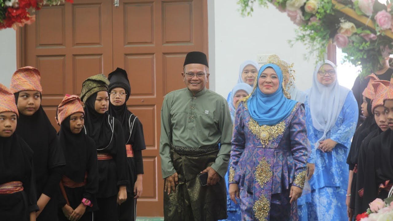 VIDEO GIMIK PERSARAAN PUAN HAJAH BADARIAH BINTI MAHFODS (GB SKBU) DAN FOTO KENANGAN