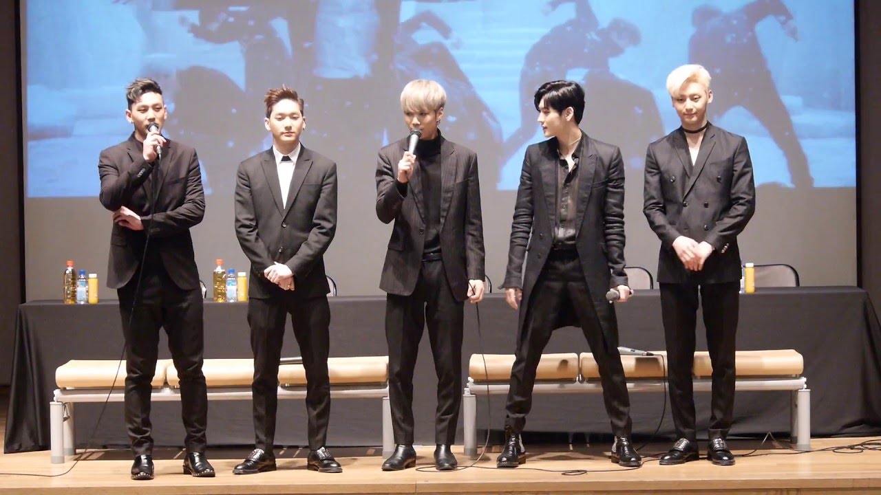 160326 뉴이스트 여왕의 기사 명동 팬사인회 (1) 포토타임
