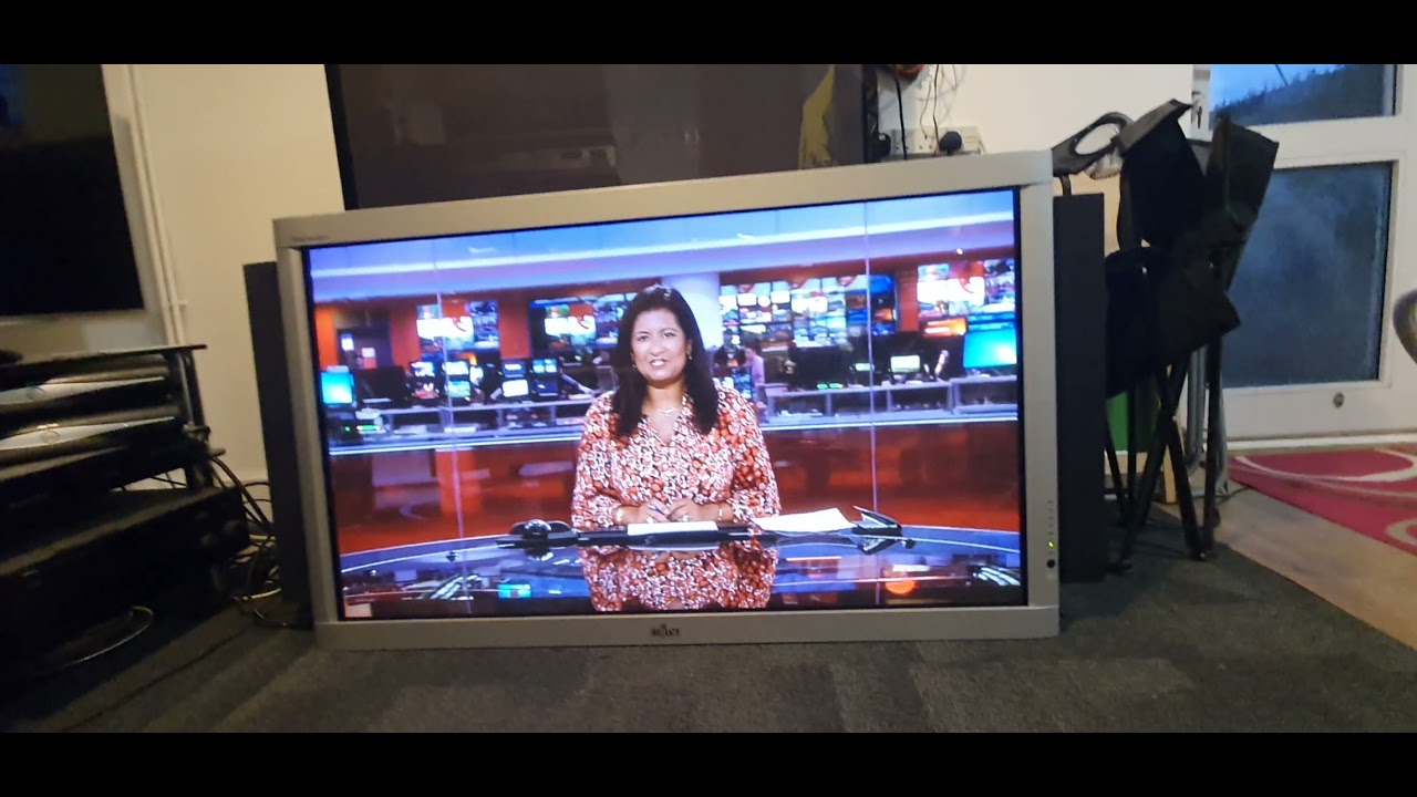 Fitted the speakers to the TV now Fujitsu P50XHA40US plasma display monitor screen 50 inch