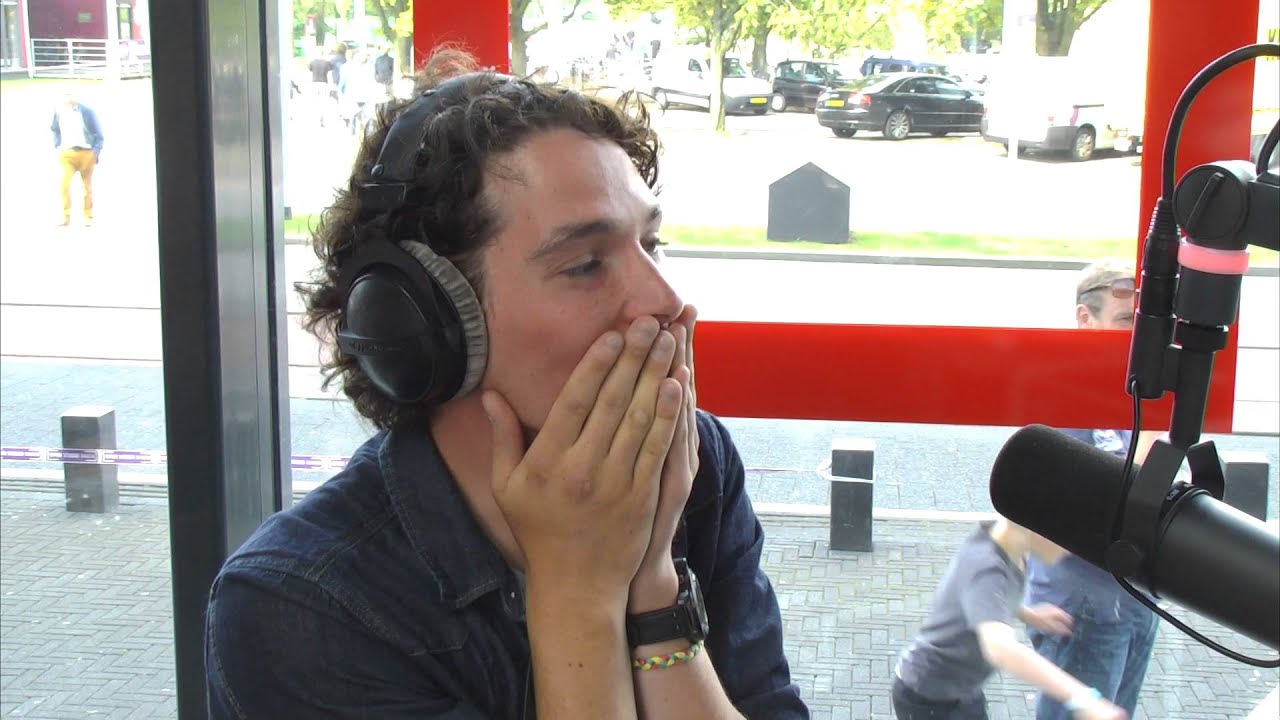 OSD 2014 [Avondploeg & Barend en Wijnand] Verslaggever Michiel in gesprek met Daniel's vriendin
