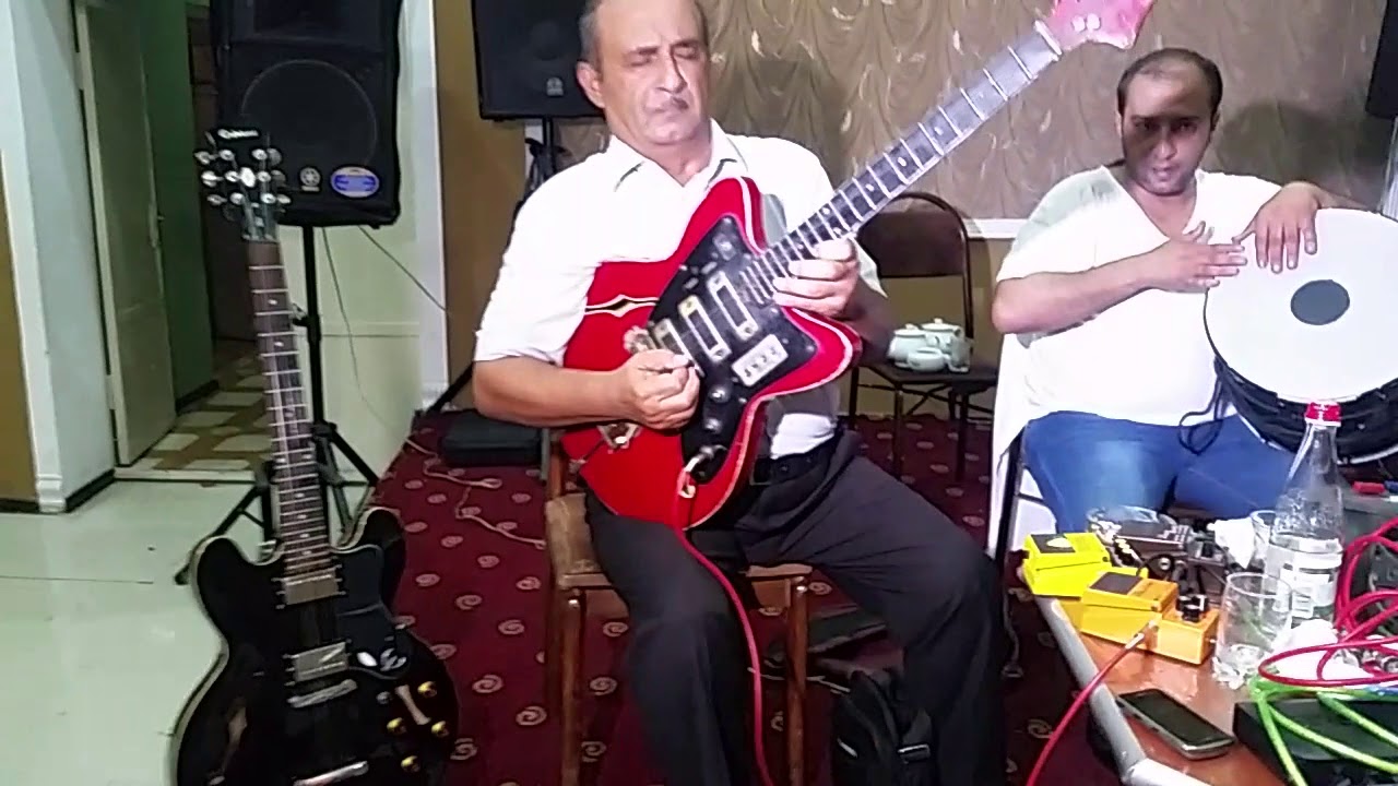 ƏLƏSĞƏR ĞİTARA, HİND MAHNISI.