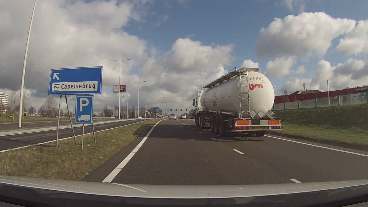 Spoedrit politieauto Parkkade naar Koperstraat leerling met @PA_Rijopleiding