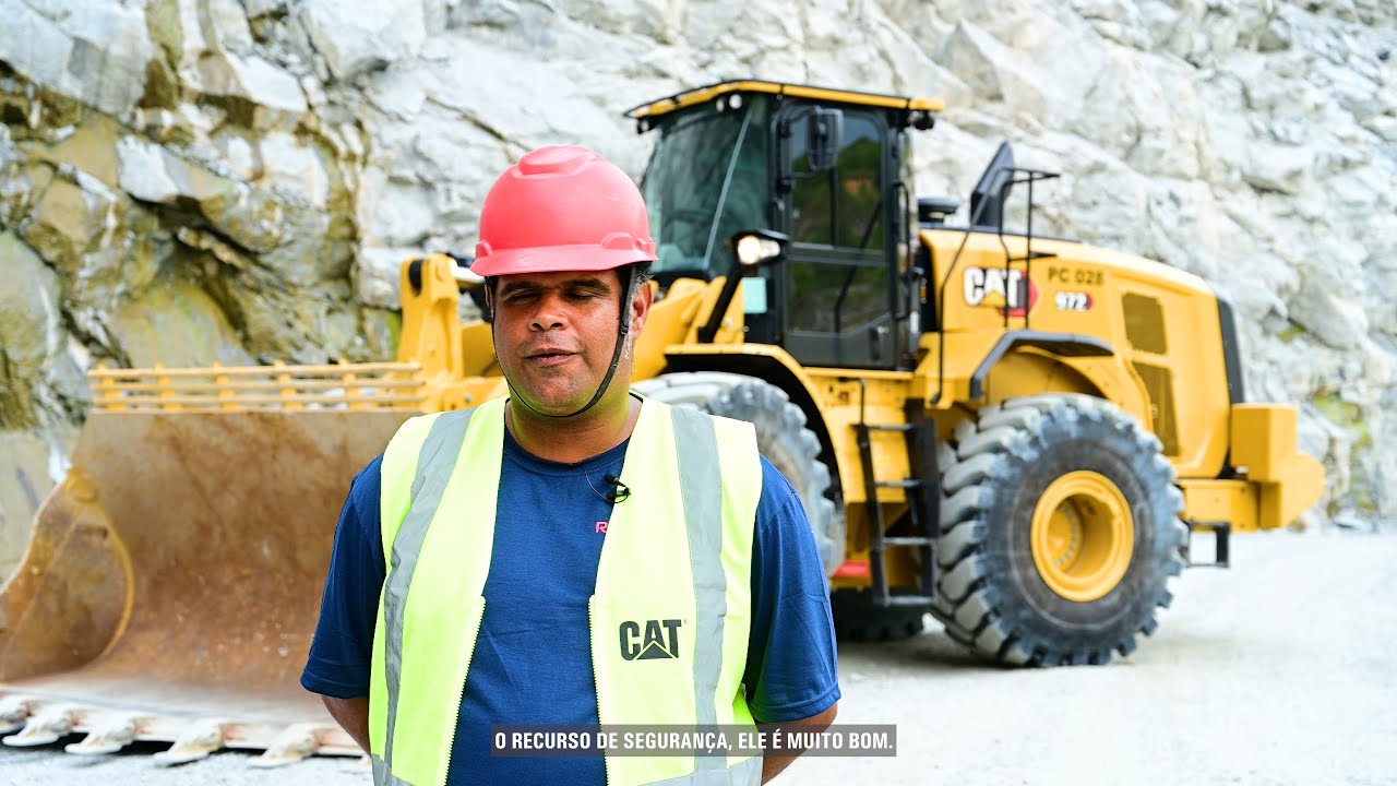 Como é operar uma Cat® 972? O próprio operador responde.